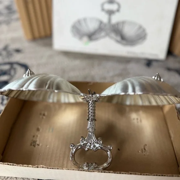 Vintage F.B. Rogers Silver Co Silver Plated Double Shell Bonbon Seashell Dish - Picture 6 of 10